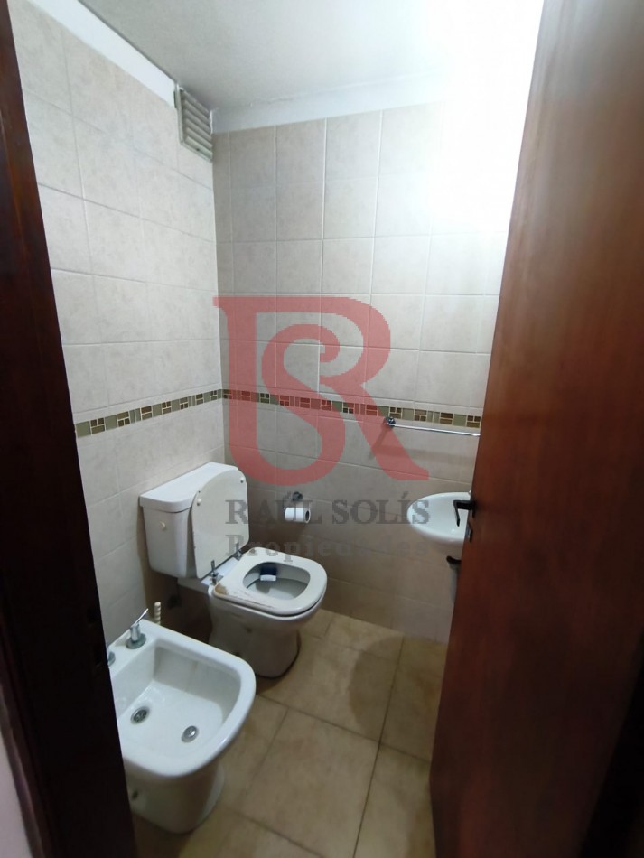LP - VENTA hermoso departamento 2 ambientes luminoso en Quilmes centro