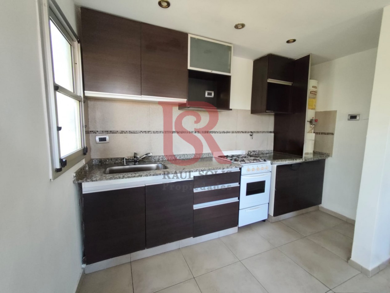 DN - Amplio departamento 3 ambientes con cochera en alquiler, Quilmes