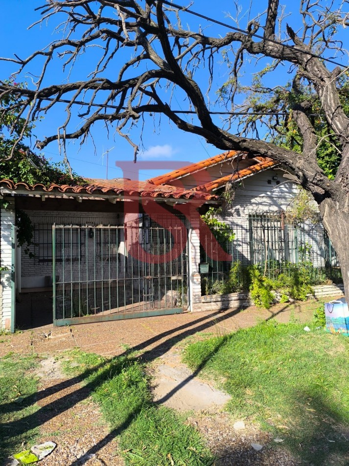 LP - Alquiler hermosa casa con patio y parrilla a metros de la estacion de Don Bosco