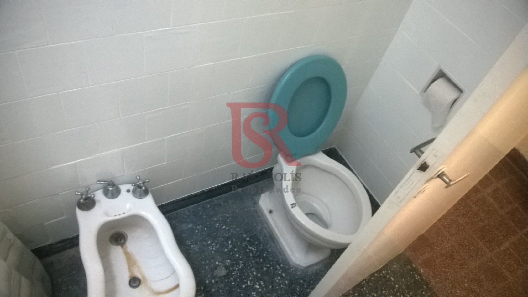 FV  Ph 2 ambientes en alquiler sobre calle Uriburu esquina Brandsen 