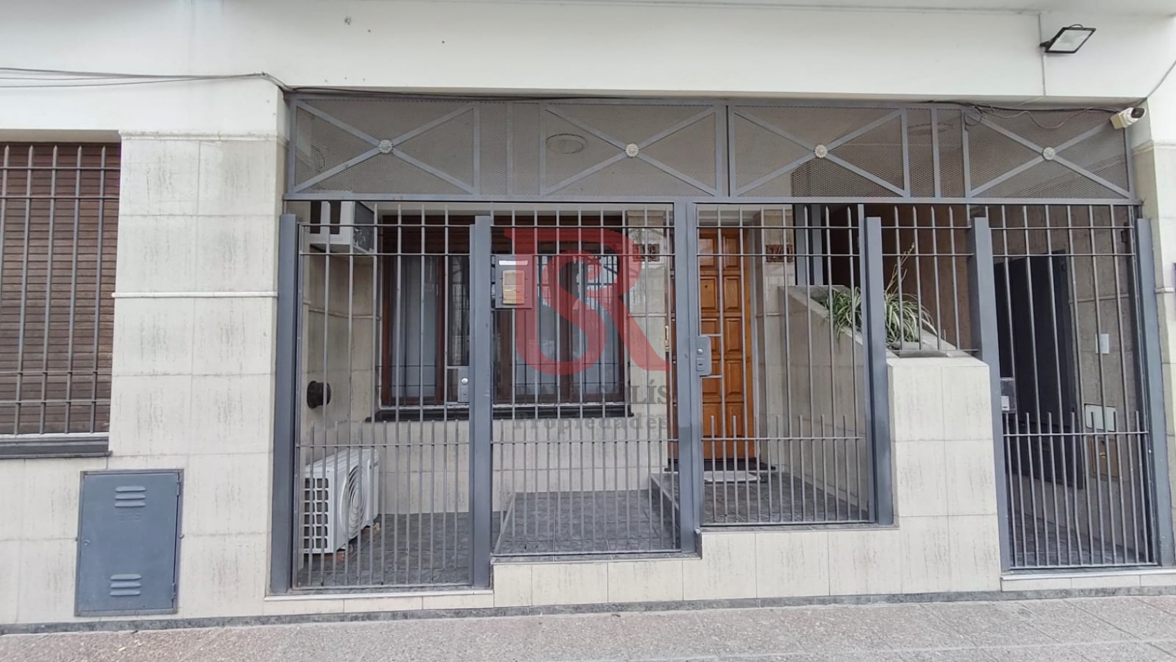DN - Amplio PH 3 ambientes con dos patios en venta, Wilde!!