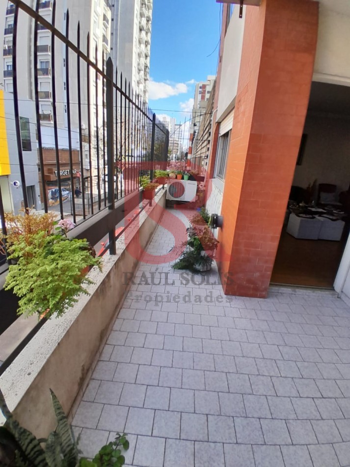 LP - Hermoso departamento dos ambientes con patio interno en Quilmes centro