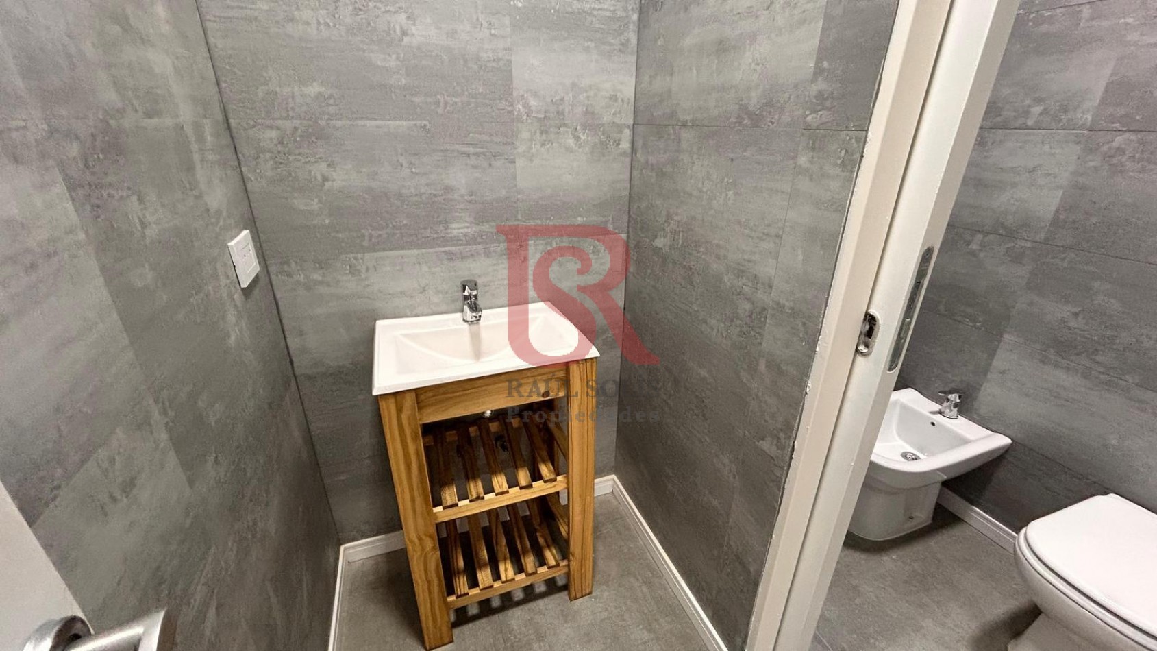 AM. Impecable Oficina en Alquiler en Bertoia Tower - Polo Hudson