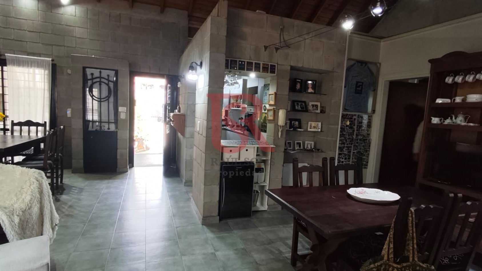 DN - Excelente ubicacion, Casa 4 ambientes en venta, Quilmes!! Apta Credito