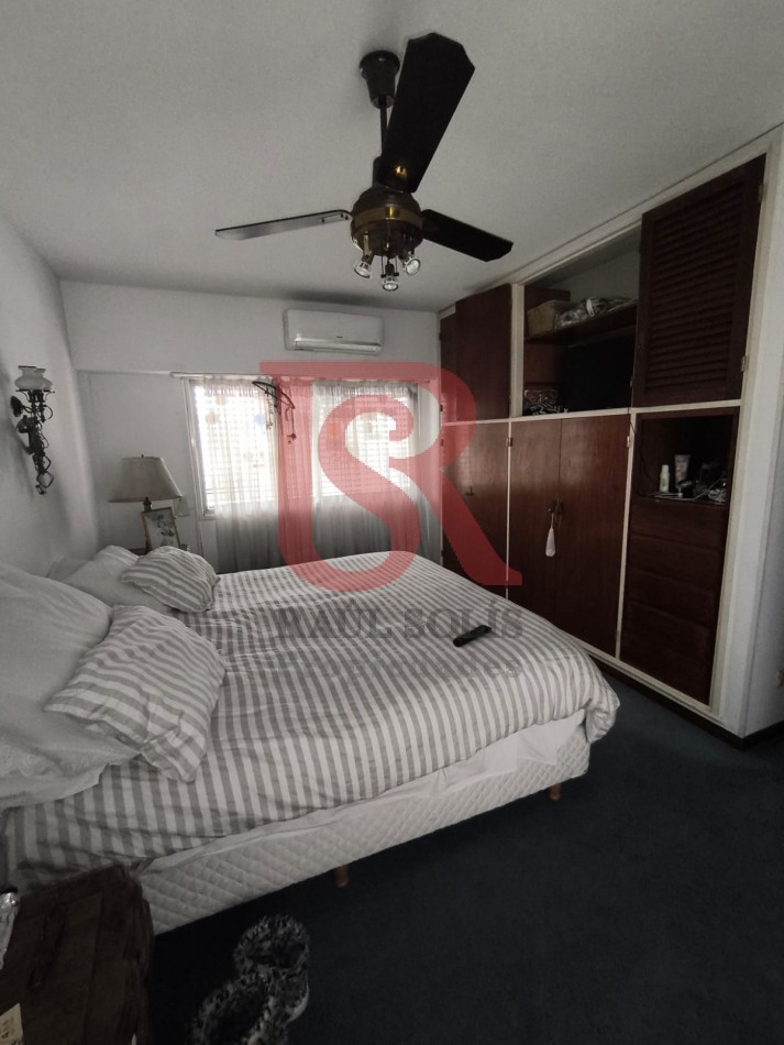 LP - VENTA! Hermoso piso de 4 ambientes con cochera y escritorio en Quilmes centro