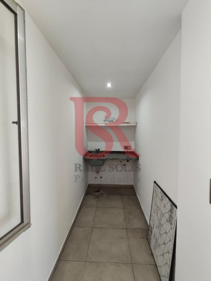 DN - Amplio departamento 3 ambientes con cochera en alquiler, Quilmes