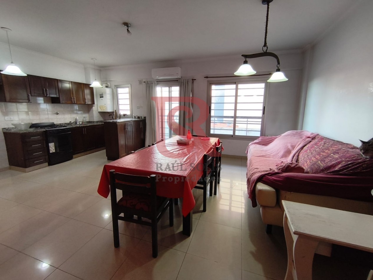 LP - VENTA hermoso departamento 2 ambientes luminoso en Quilmes centro