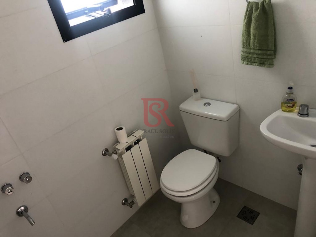 Impecable Casa En Venta De Dos Dormitorios Con Piscina En Pueblos Del Plata - Barrio Magallanes