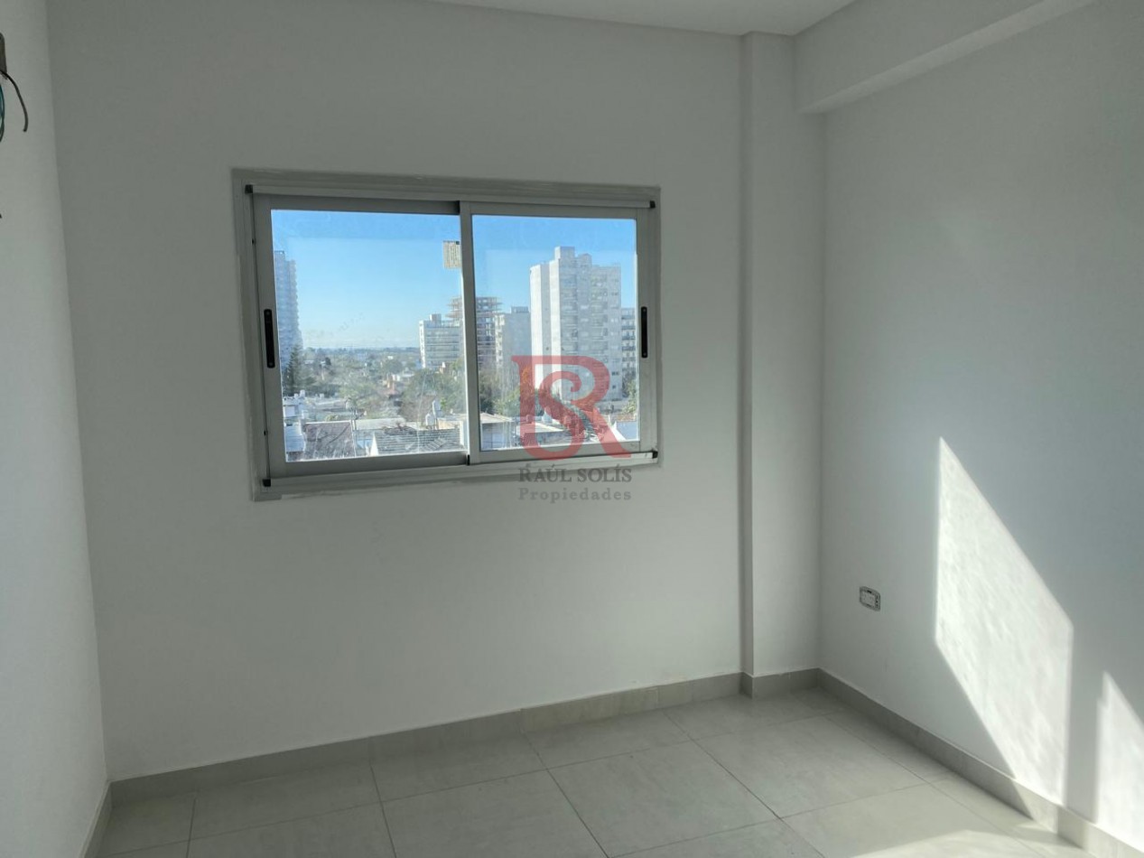 Departamento en Venta de 2 Ambientes en Berazategui