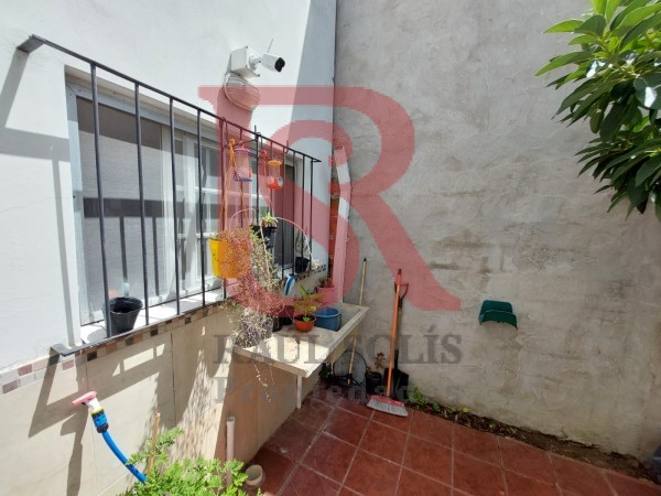 AV- Amplia casa en venta a pocas cuadras del mar
