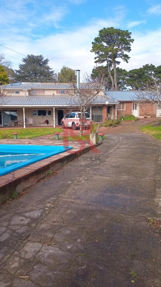 MS-Casa en Venta - Dos Plantas con Departamento Independiente, Pileta y Amplio Parque
