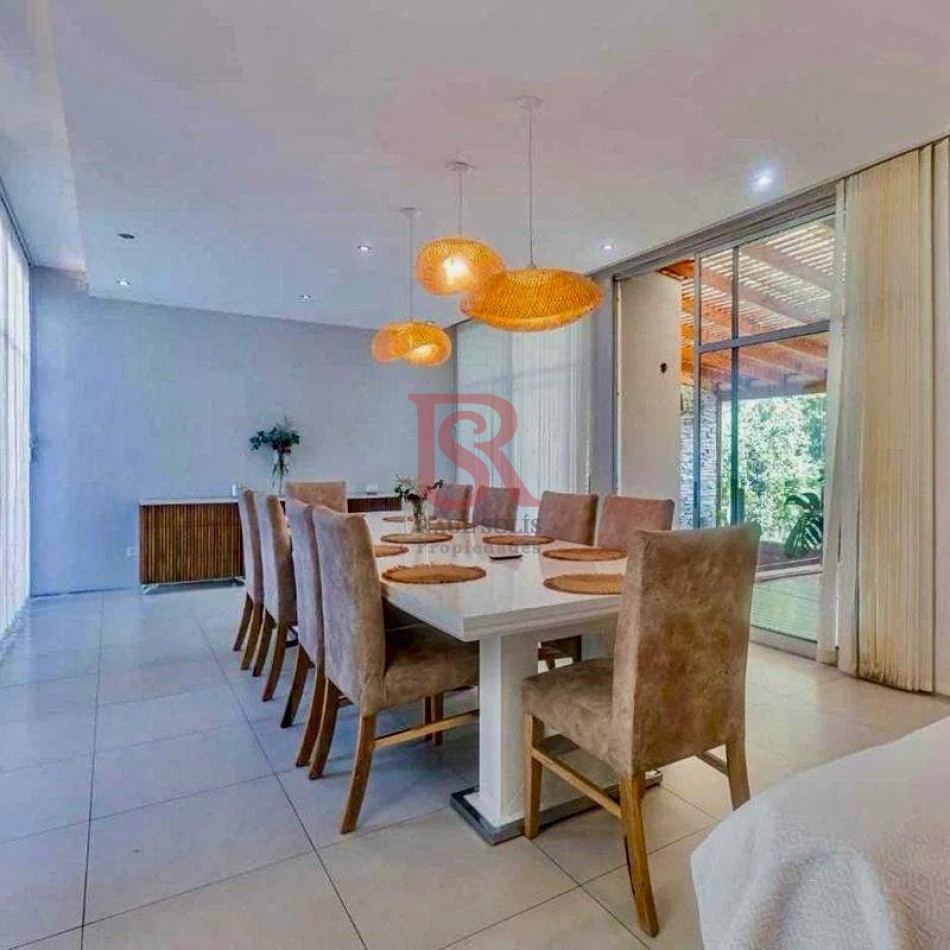 AM. Venta de Casa 5 AMBIENTES en Las Acacias