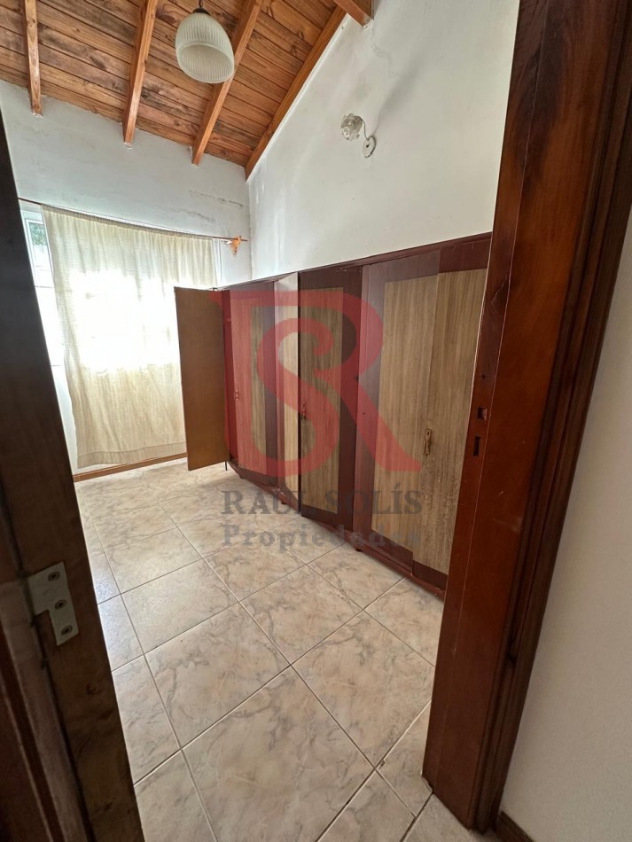 AV- Amplia casa en venta a pocas cuadras del mar