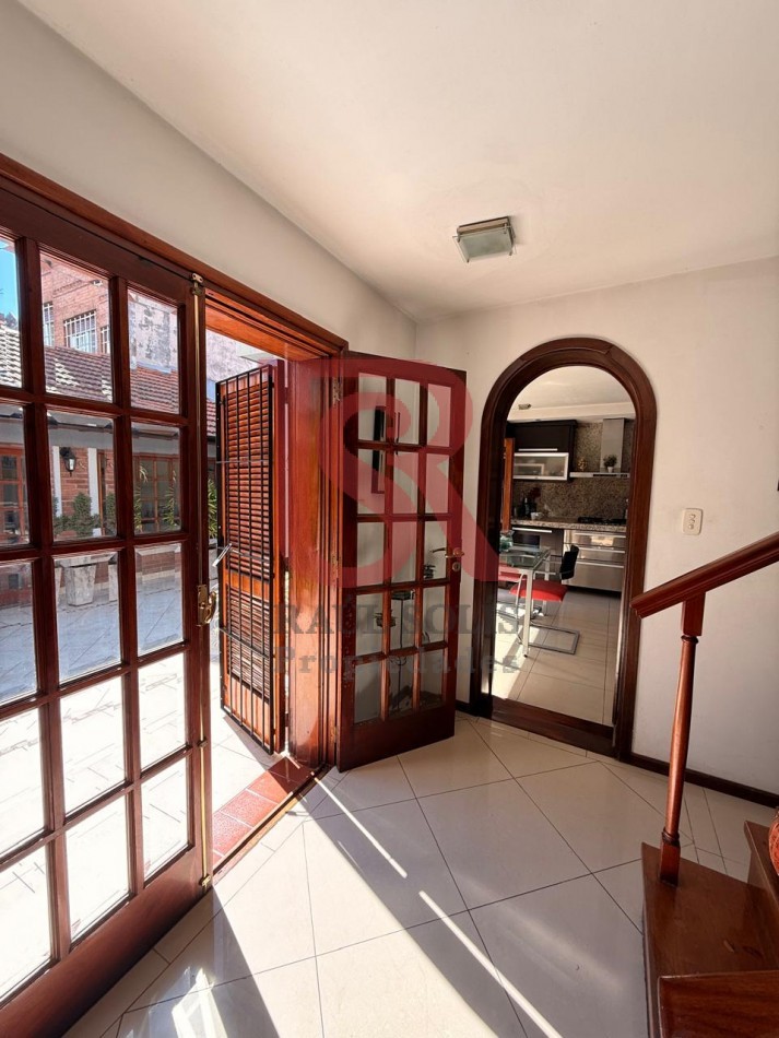 DN - Hermosa casa 4 ambientes con quincho, Quilmes Centro!!