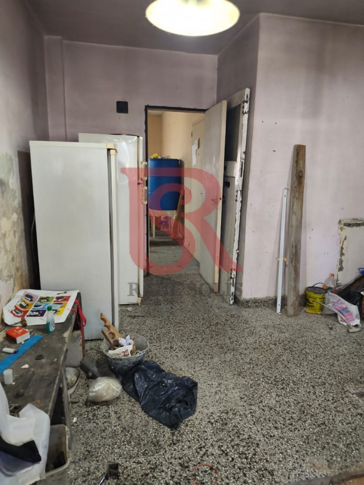 LP - Venta departamento a refaccionar 5 ambientes en Berazategui