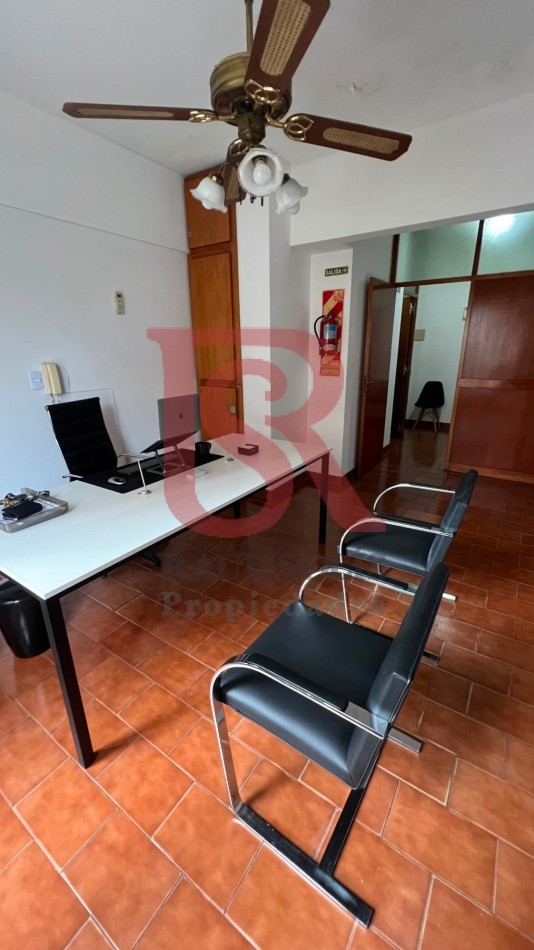DN - Excelente ubicacion! Ideal oficina, consultorio, showroom, etc. Quilmes centro!!!