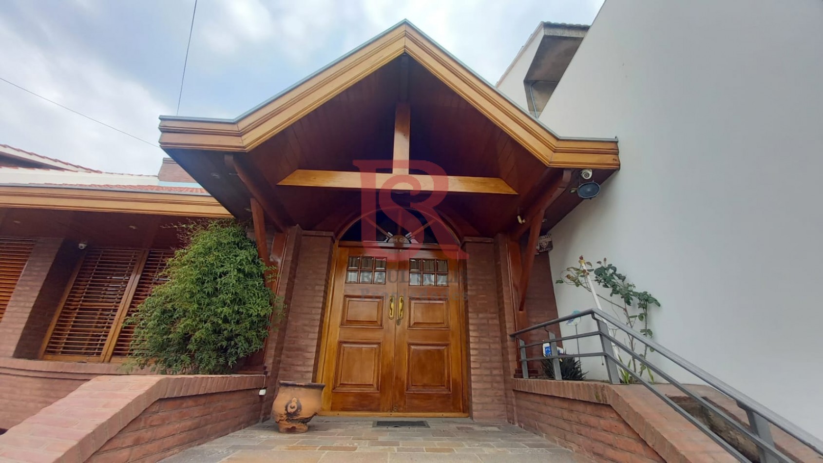 DN - Impecable Chalet de 4 ambientes, en venta, en Quilmes Oeste.!!