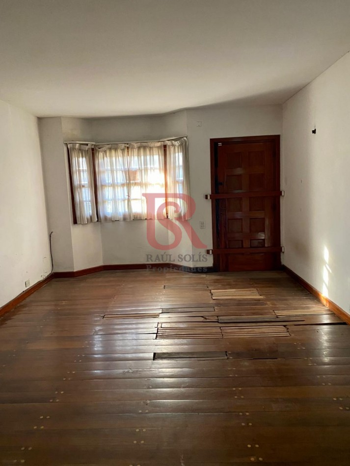 AM. Casa en Venta en Dos Plantas con Jardin - Bernal - Apta Credito