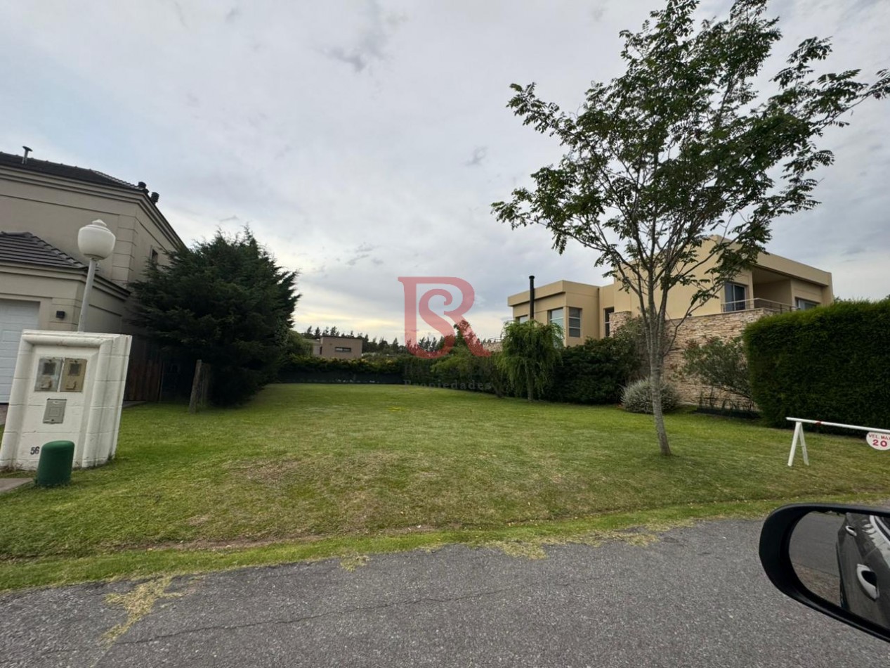 AM. Lote Central en Venta Barrio Cerrado Las Acacias de Hudson