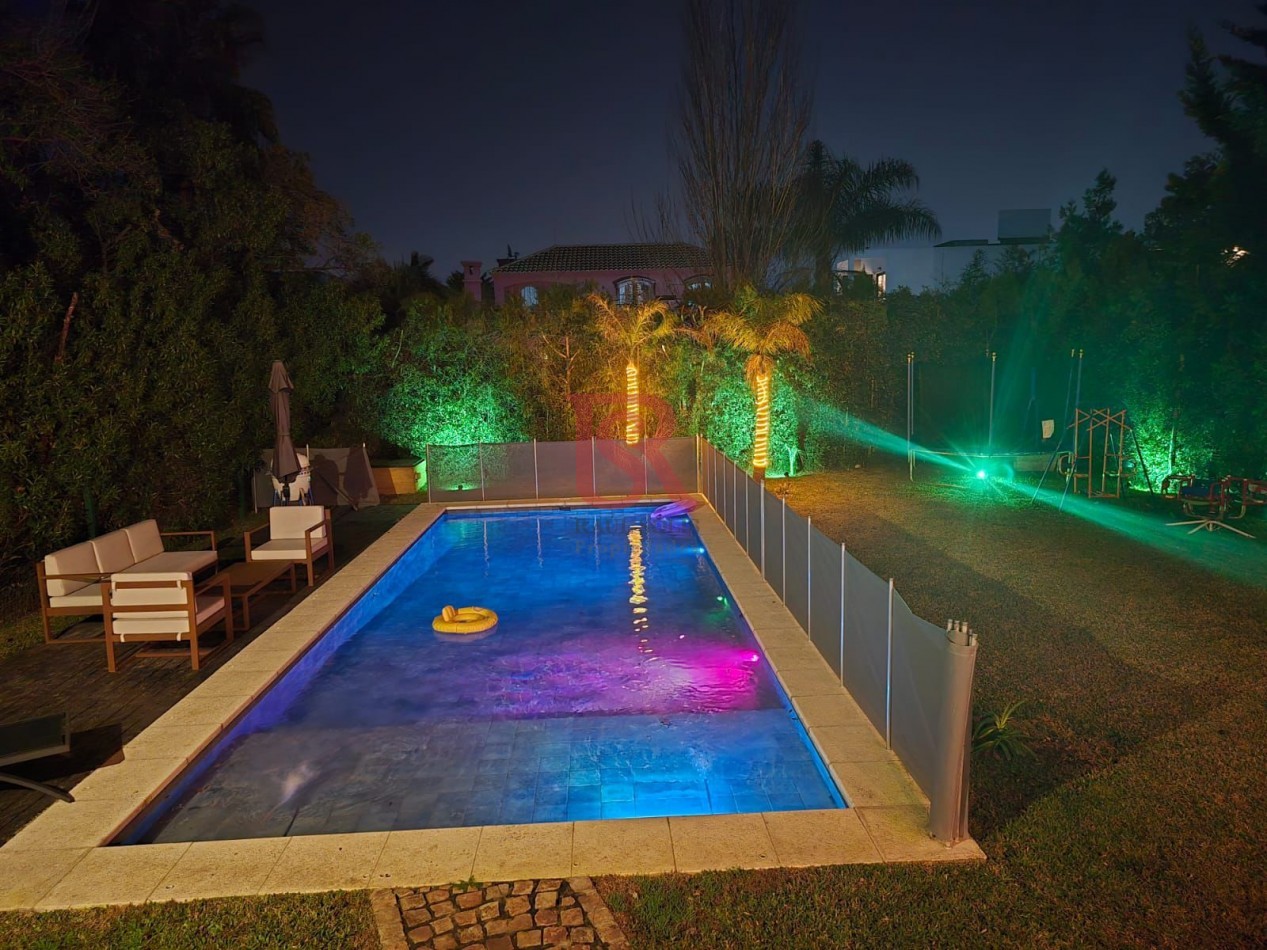 AM. Venta de Casa 5 AMBIENTES en Las Acacias