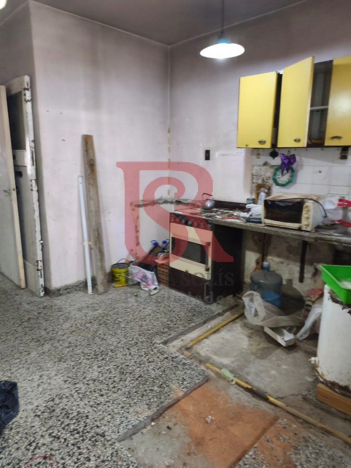 LP - Venta departamento a refaccionar 5 ambientes en Berazategui