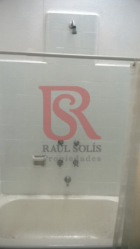 FV  Ph 2 ambientes en alquiler sobre calle Uriburu esquina Brandsen 