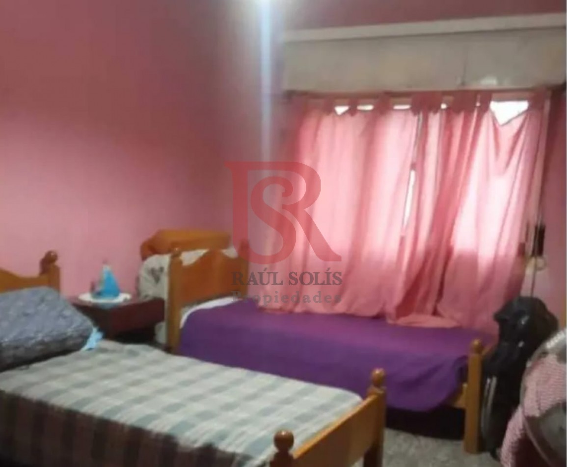 RB - Casa 4 ambientes con terreno y terraza a reciclar en Quilmes Oeste