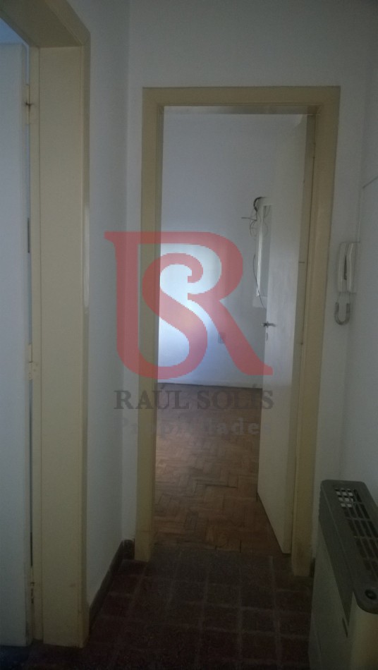 FV  Ph 2 ambientes en alquiler sobre calle Uriburu esquina Brandsen 