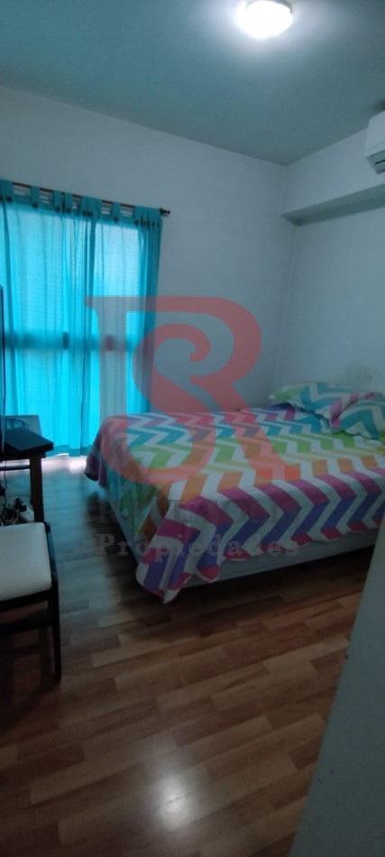 LP - VENTA Hermoso departamento luminoso con cochera en Quimes.