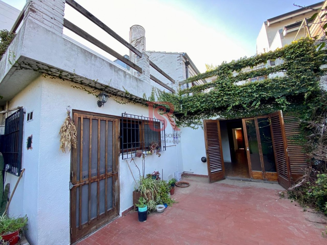 AM. Casa en Venta en Dos Plantas con Jardin - Bernal - Apta Credito