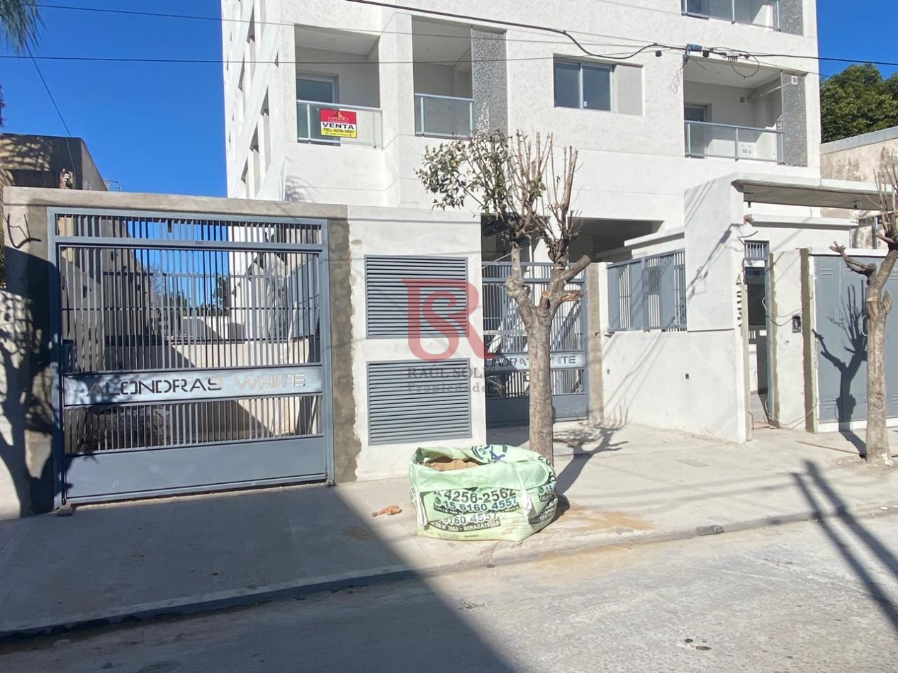 Departamento en Venta de 2 Ambientes en Berazategui