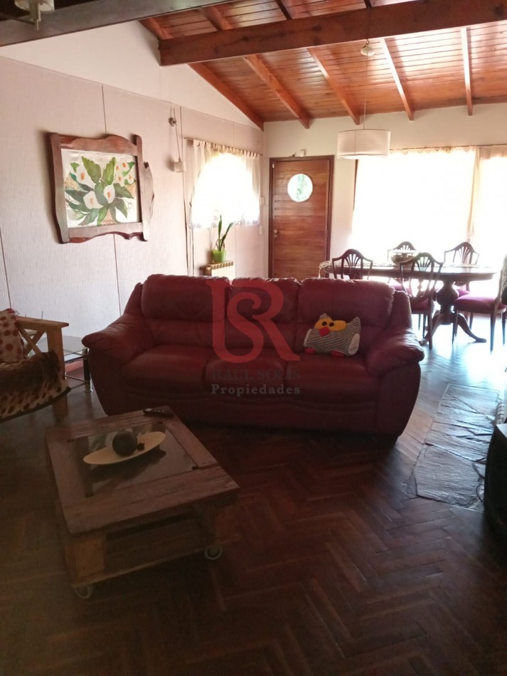 MS-Casa en Venta - Dos Plantas con Departamento Independiente, Pileta y Amplio Parque
