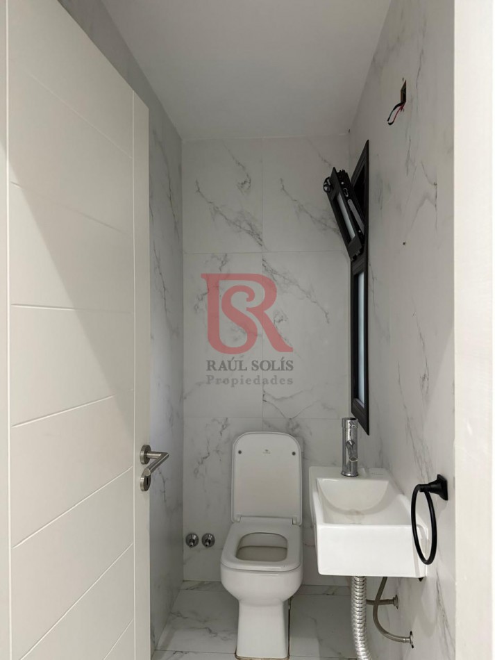 AM. Impecable Casa en Alquiler de 4 ambientes con Piscina