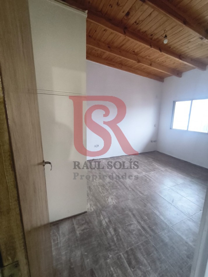 RS - ALQUILER tres ambientes primer piso por escalera en Quilmes