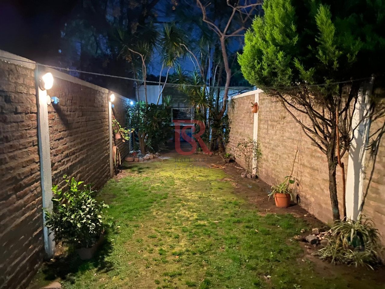 AM. Triple con patio en Alquiler