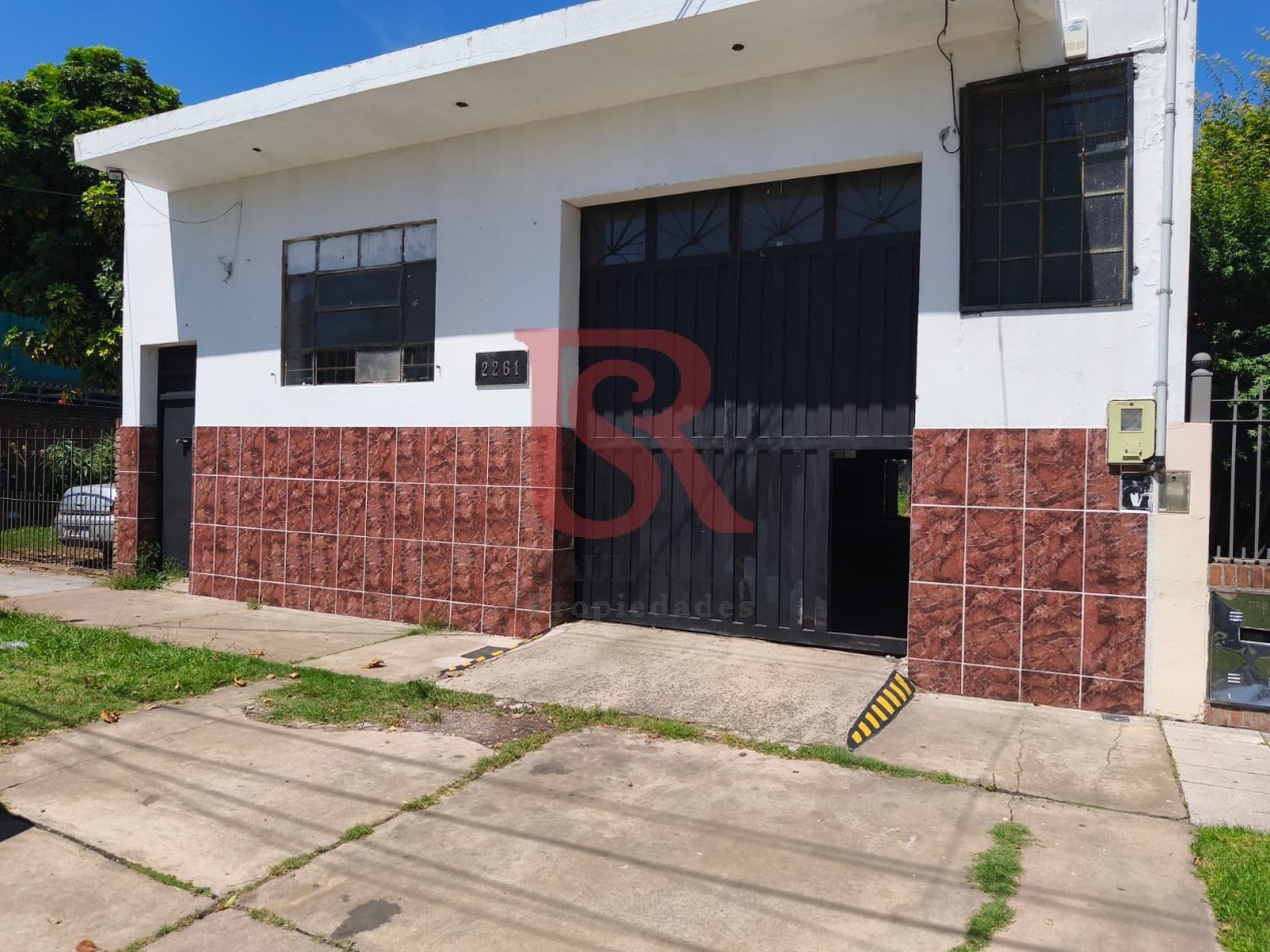 AV - Galpon/Deposito/Taller 250 m² cub con Fosa - Excelente Ubicacion