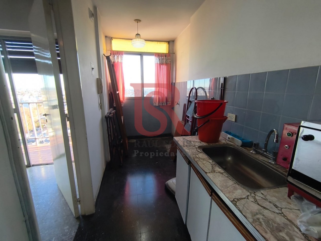 LP - OPORTUNIDAD!!! Venta departamento 3 ambientes con hermosa vista en Quilmes centro