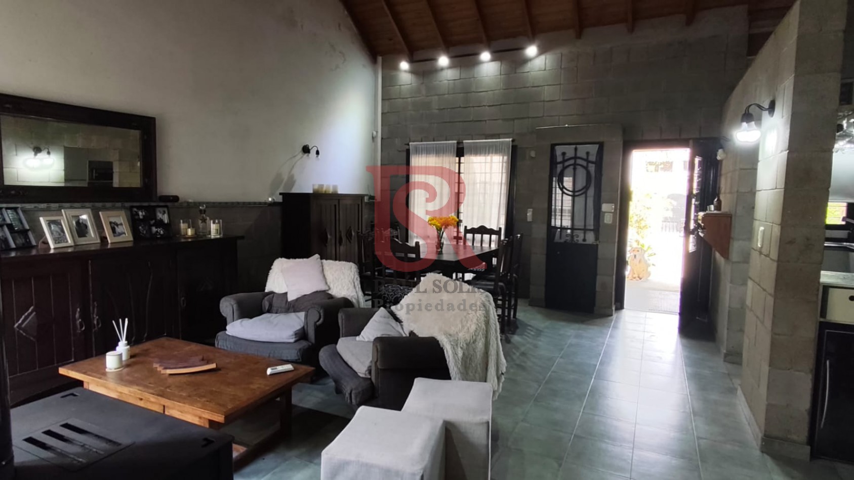 DN - Excelente ubicacion, Casa 4 ambientes en venta, Quilmes!! Apta Credito