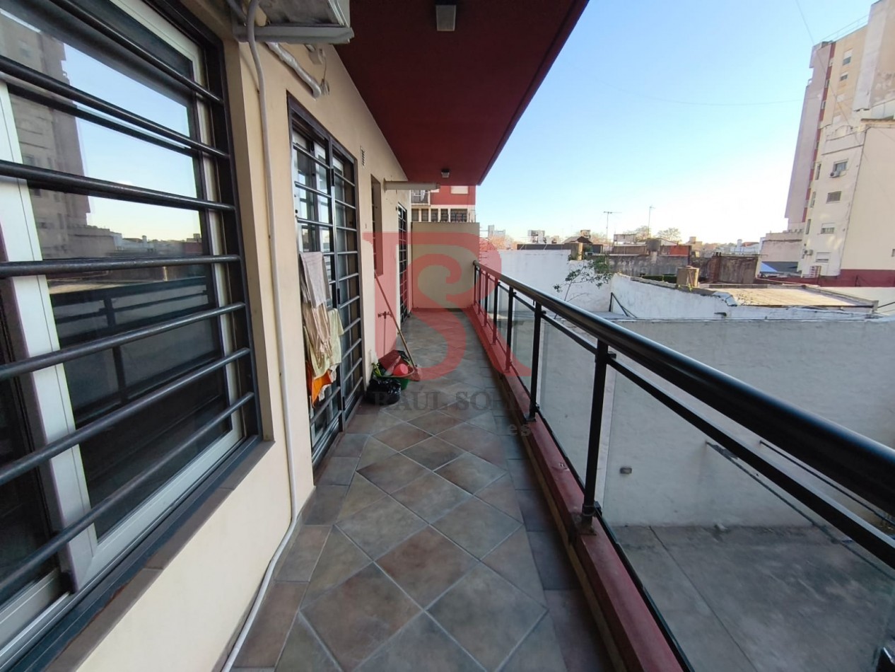 LP - VENTA hermoso departamento 2 ambientes luminoso en Quilmes centro