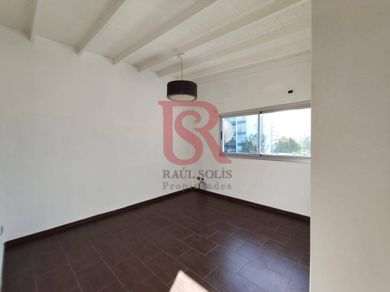 DN - Amplio departamento 3 ambientes con cochera en alquiler, Quilmes