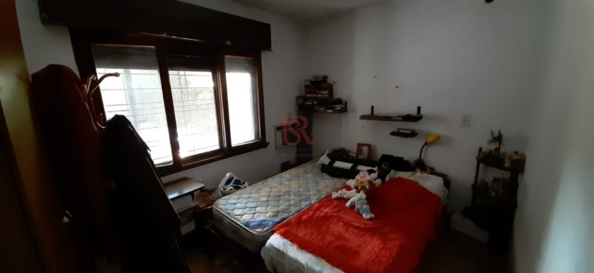 LP - Amplia casa en dos plantas en venta ubicada en Quilmes O
