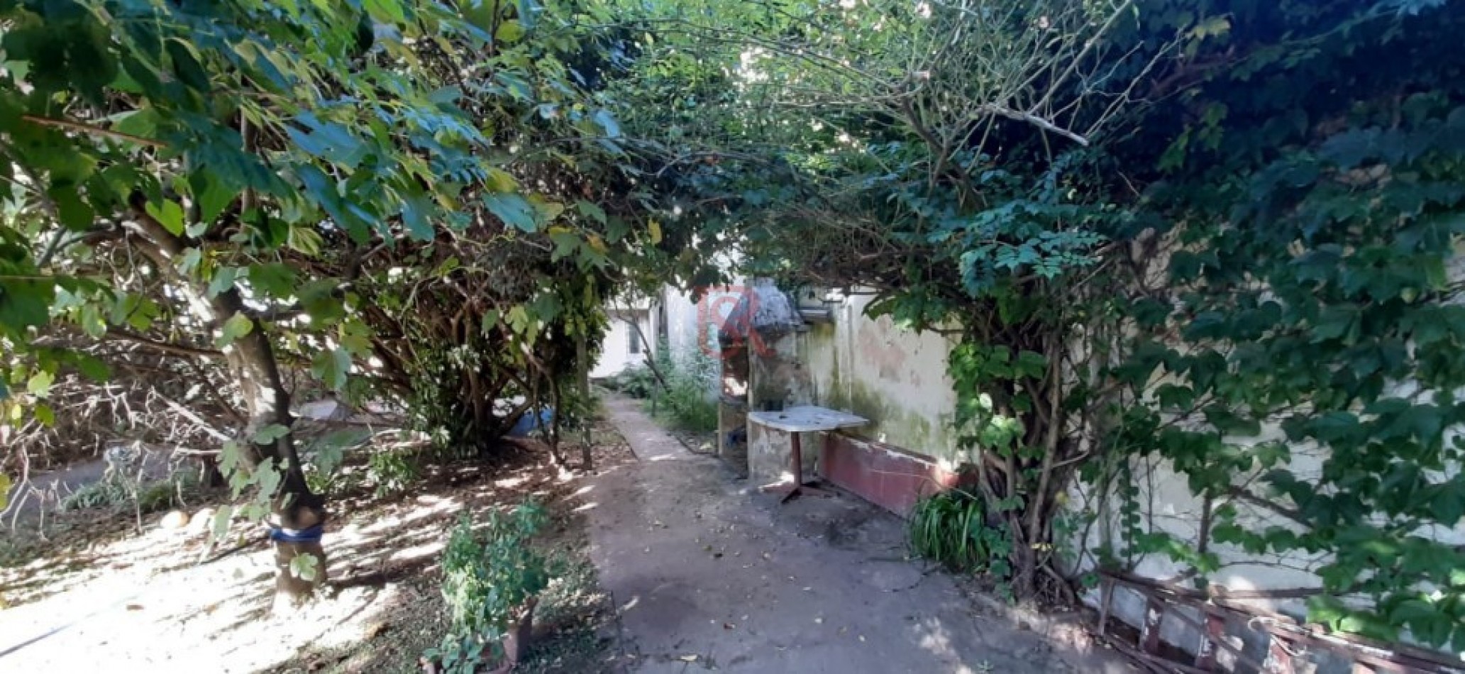 LP - Amplia casa en dos plantas en venta ubicada en Quilmes O