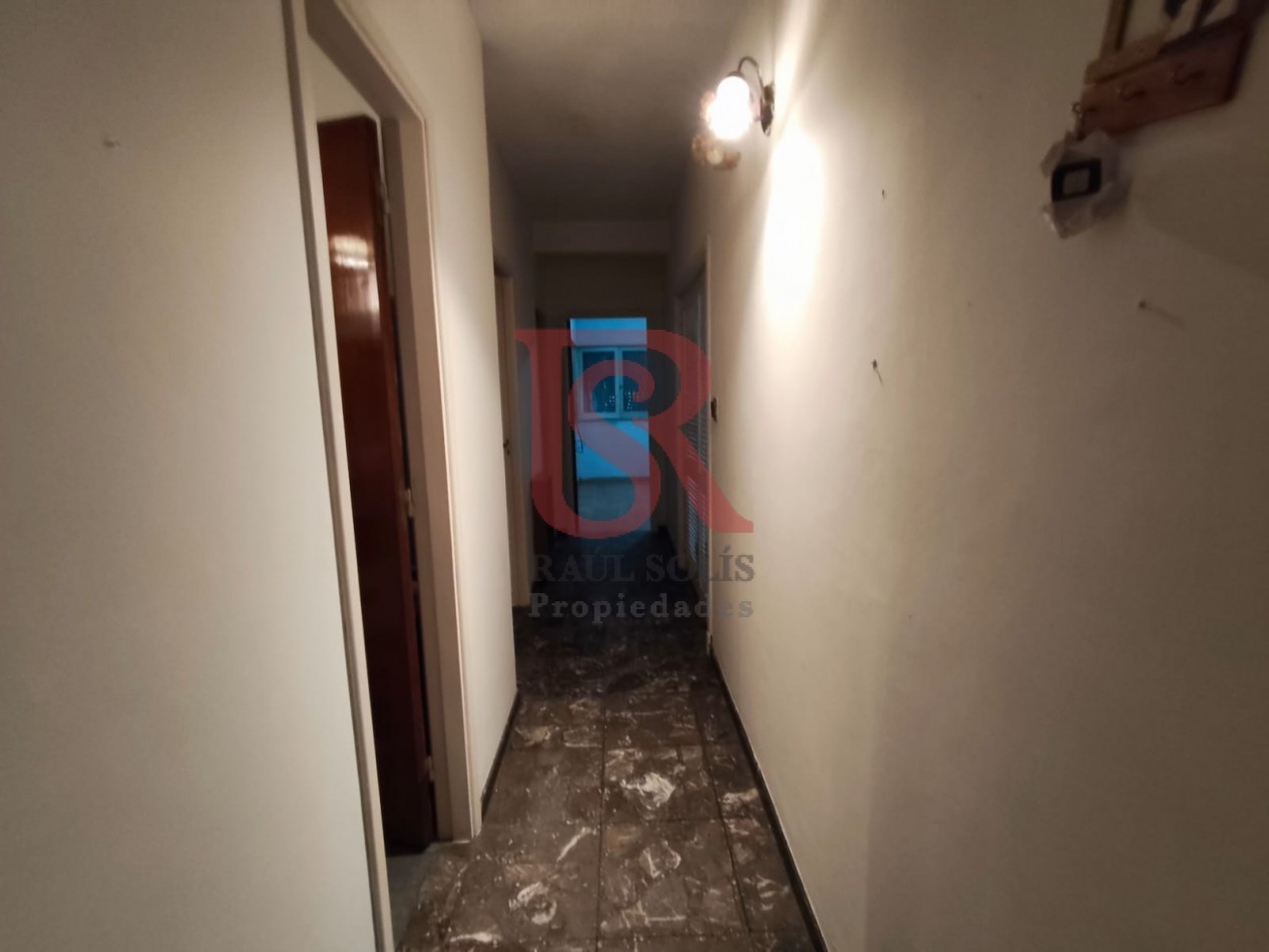 LP - VENTA! Hermosa casa 3 ambientes con escritorio, patio y horno de barro en Don Bosco