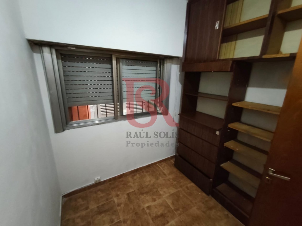 LP - VENTA! Hermosa casa 3 ambientes con escritorio, patio y horno de barro en Don Bosco