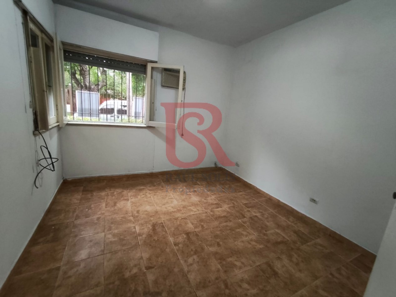 LP - VENTA! Hermosa casa 3 ambientes con escritorio, patio y horno de barro en Don Bosco