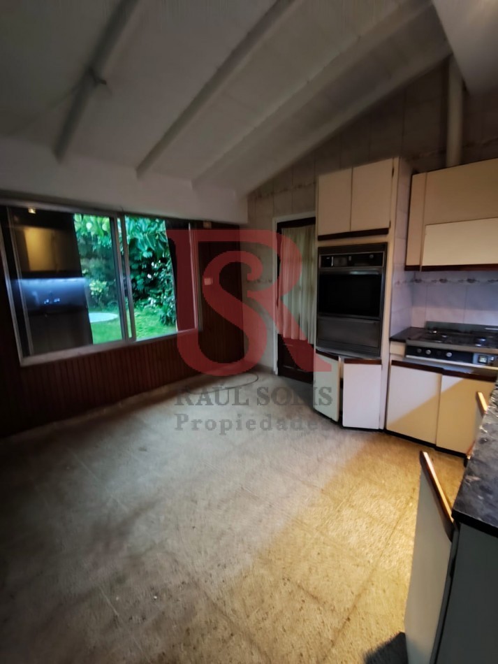 LP - VENTA! Hermosa casa 3 ambientes con escritorio, patio y horno de barro en Don Bosco