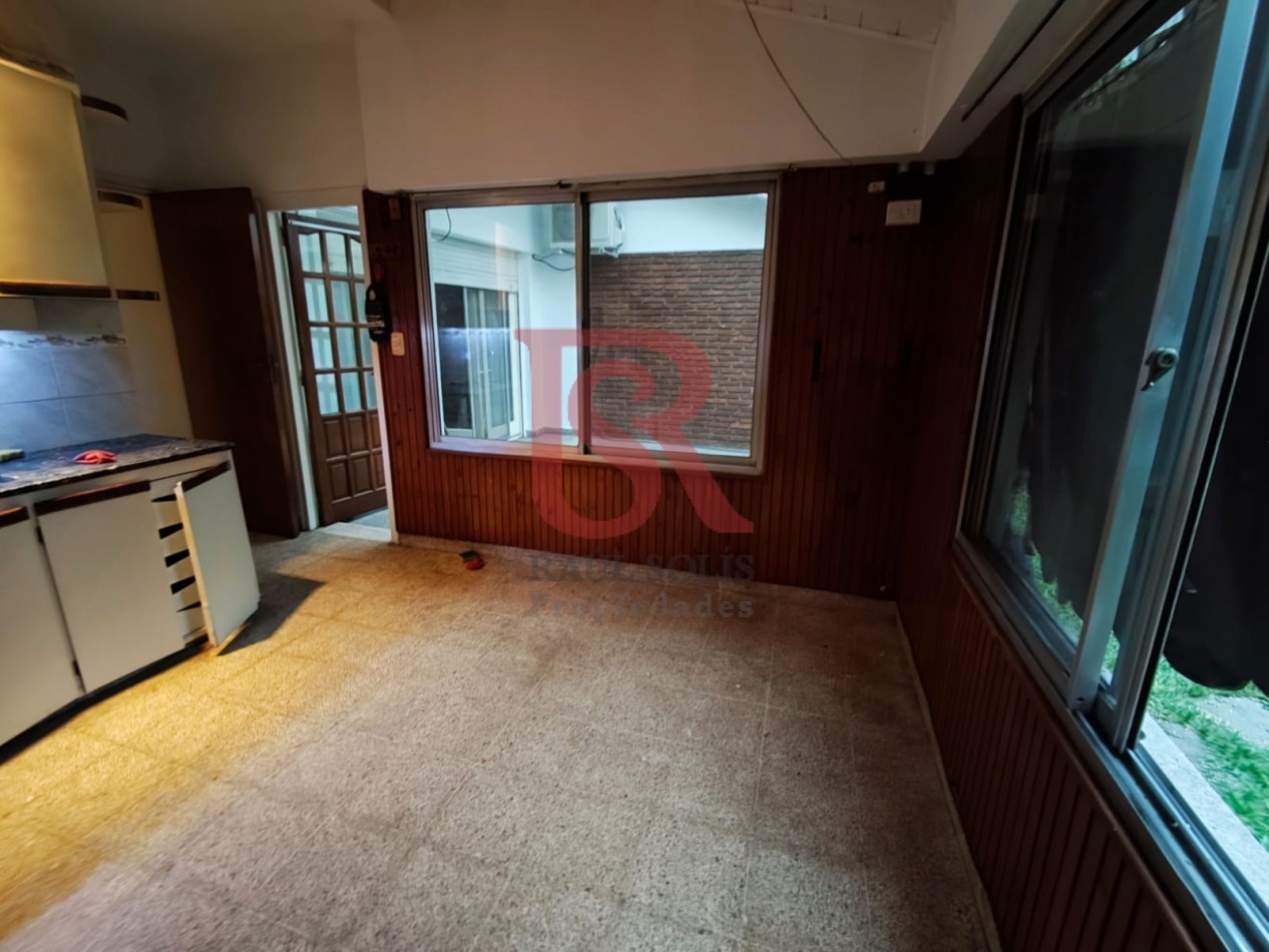 LP - VENTA! Hermosa casa 3 ambientes con escritorio, patio y horno de barro en Don Bosco