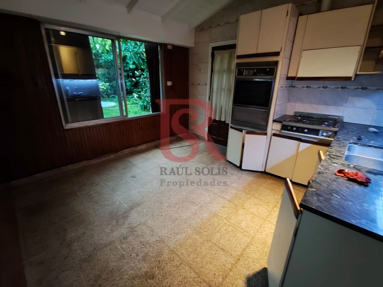 LP - VENTA! Hermosa casa 3 ambientes con escritorio, patio y horno de barro en Don Bosco