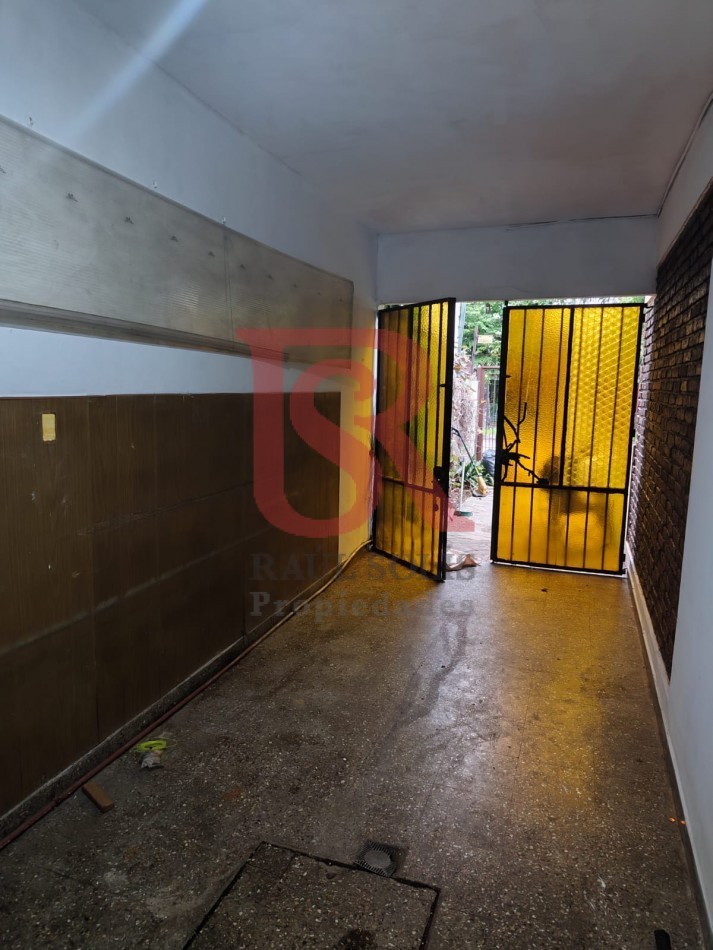 LP - VENTA! Hermosa casa 3 ambientes con escritorio, patio y horno de barro en Don Bosco
