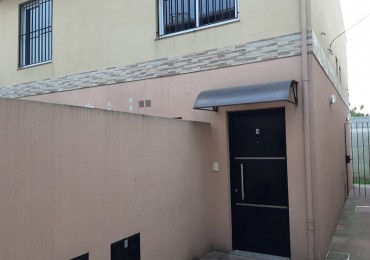 NV - VENTA DE CUATRO DUPLEX CON COCHERA EN BERNAL